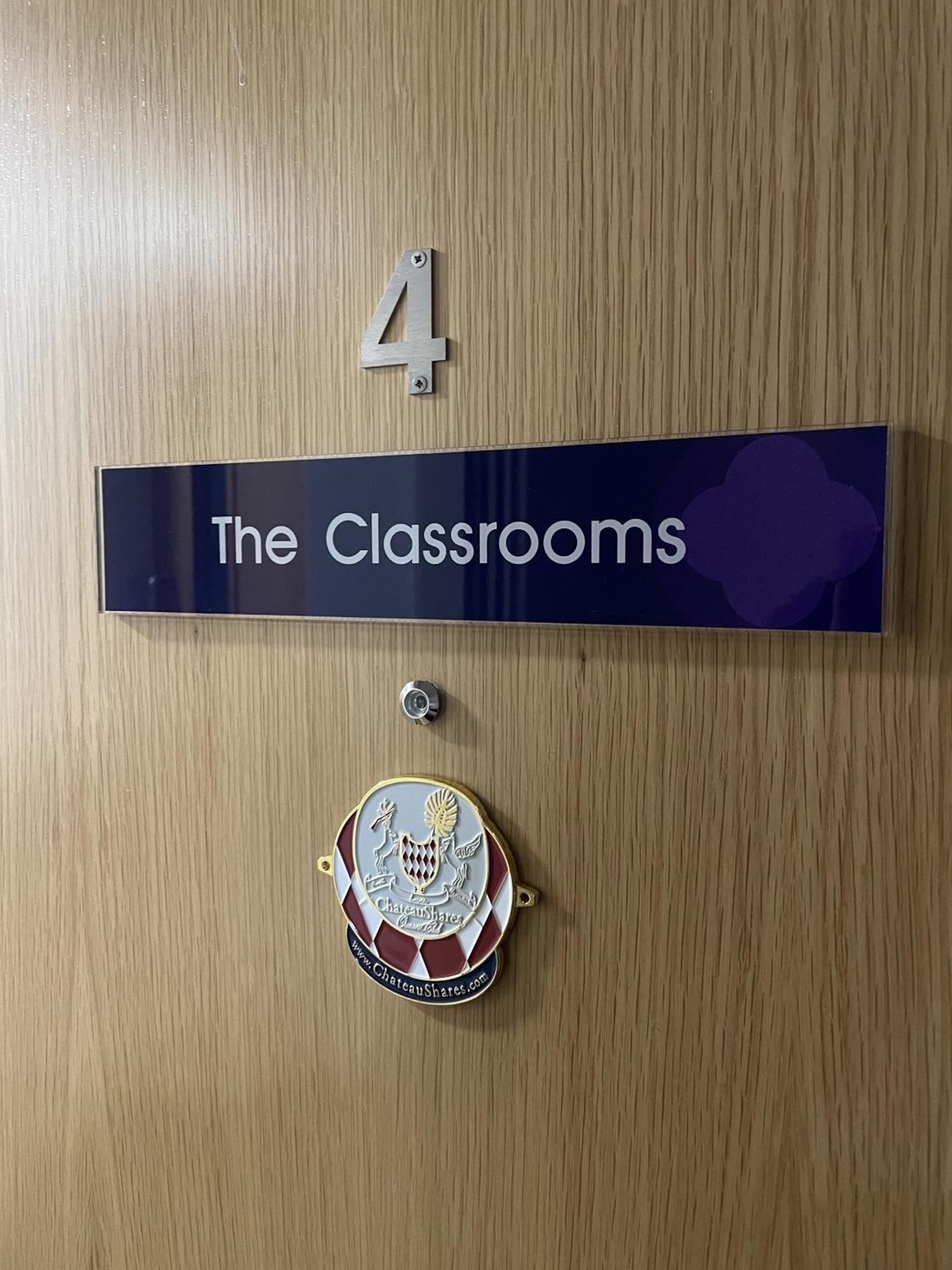 The Classrooms, Loch Ness Abbey - 142M2 Lifestyle & Heritage Apartment - Pool & Spa - The Highland Club - Resort On Lake Shores 포트오거스타 외부 사진